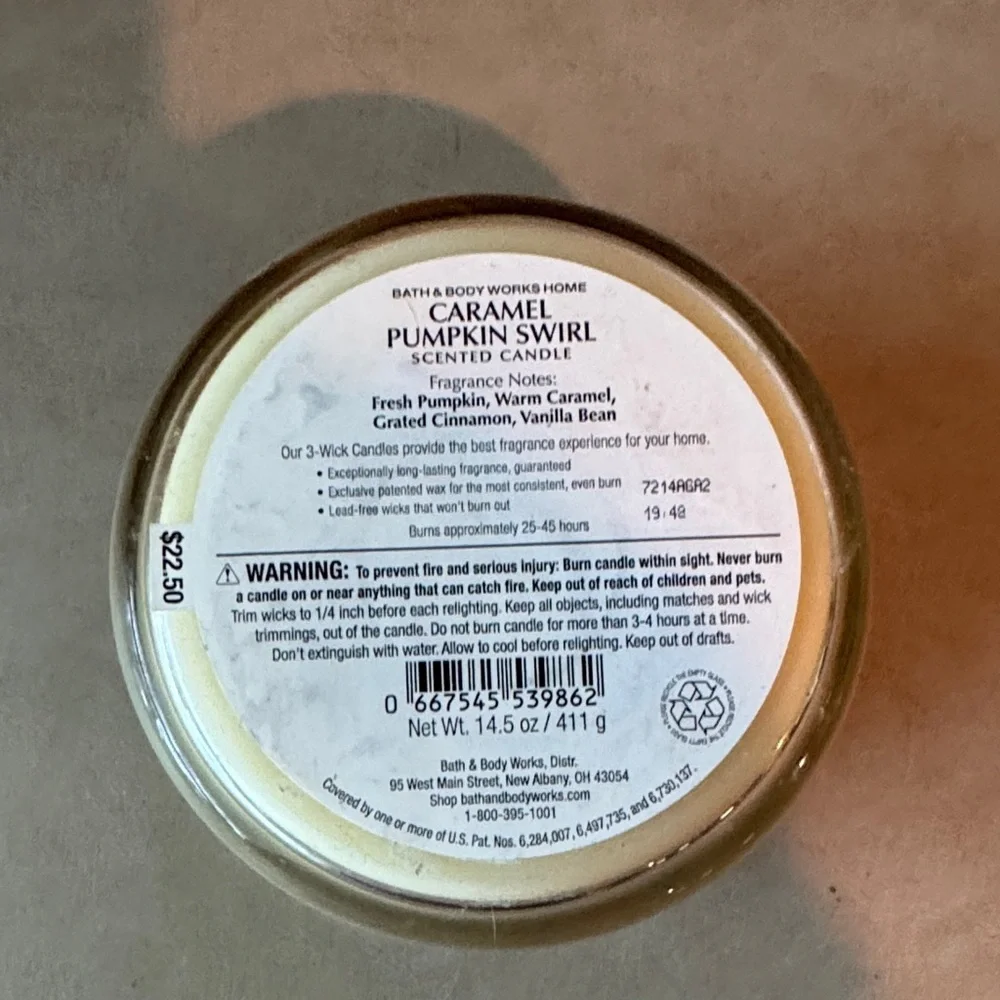 Bath & Body Works Caramel Pumpkin Swirl Candle - Cream and Black